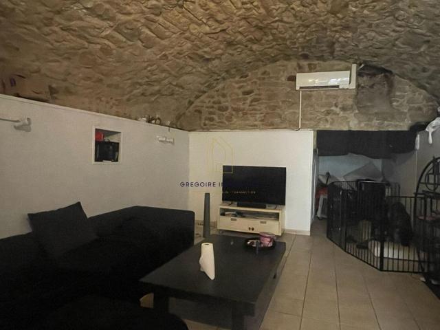 Immeuble de 3 lots dans le centre de la Tour d'Aigues 180m² La Tour d'Aigues