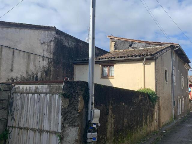 Immeuble de bourg en pierre comprenant 2 logements loués 179m² Sauveterre de Guyenne