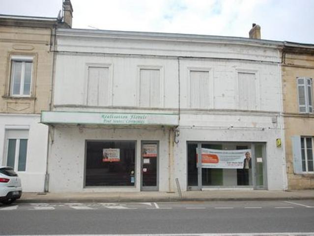 Immeuble de caractère à fort potentiel – Centre d’Etauliers