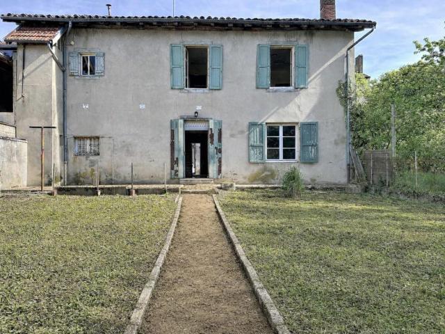 Immeuble de caractère à réinventer 257 m2 Cadre naturel. 257m² Saint Julien sur Reyssouze