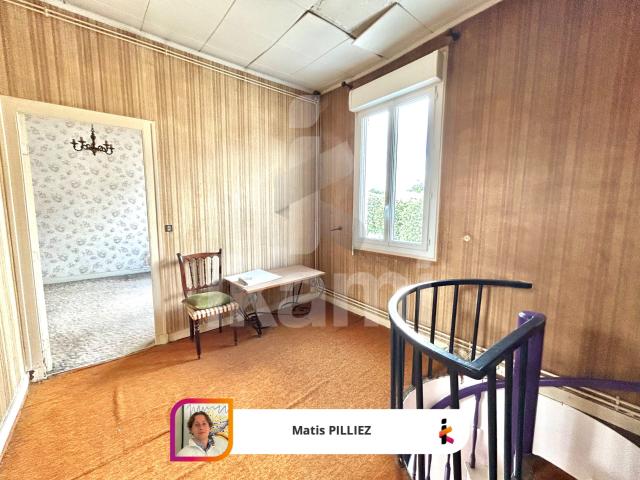 Immeuble de rapport avec fort potentiel en plein cœur de Sal. 132m² Salles