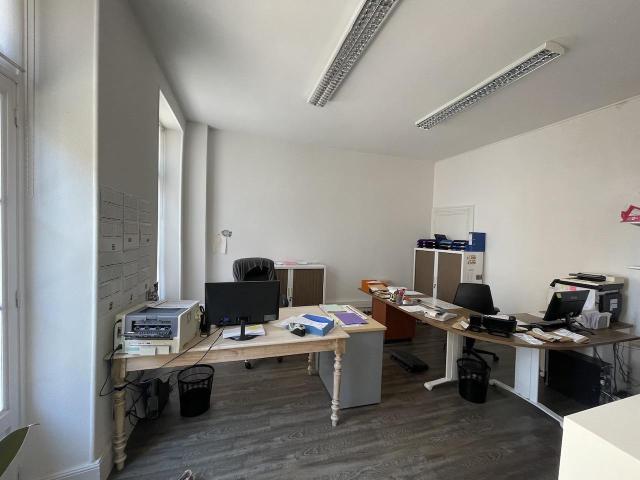 Immeuble de rapport avec local commercial loué au coeur de V. 335m² Villeneuve sur Lot
