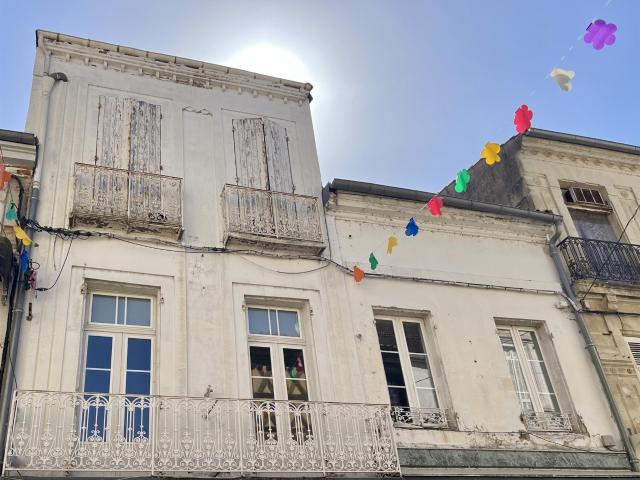 Immeuble de rapport avec local commercial loué au coeur de V. 335m² Villeneuve sur Lot
