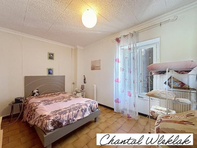 Immeuble de rapport à vendre 3 logements 07 à Lachapelle sous Aubenas 145 m2 hab Terrain 415 m2