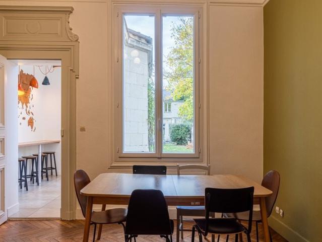 Immeuble de rapport en Monopropriété au cœur de la ville de. 328m² Saumur