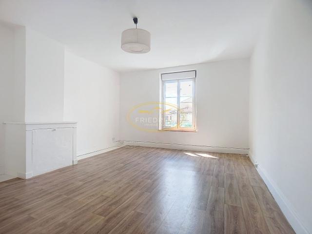 Immeuble De Rapport 1 Local Commercial Et 3 Appartements Ave. 360m² Cousances les Forges
