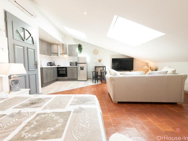 IMMEUBLE DE RAPPORT 7 APPARTEMENTS EXPLOITATION TOURISTIQUE RIEZ 04 639 000 €