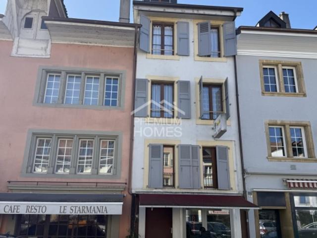 Immeuble de rendement avec 6 appartements et un commerce