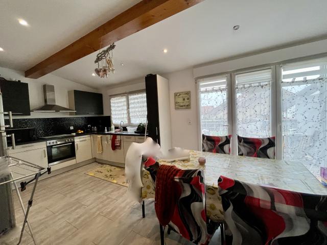 Immeuble d'habitation 2 logements 225m2 avec terrain, terrasse et garages