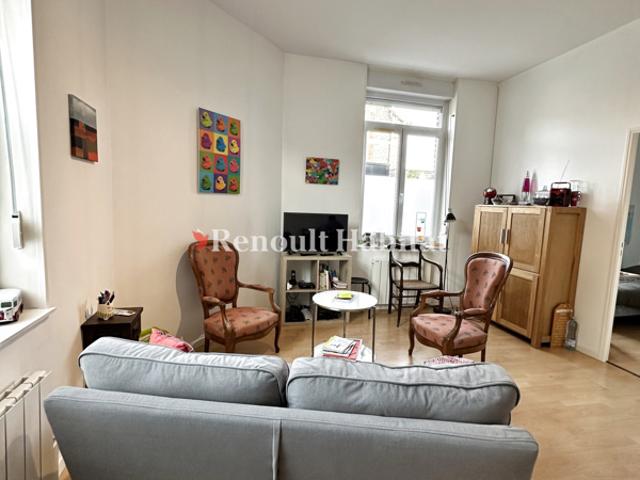 IMMEUBLE DIVISE EN 2 APPARTEMENTS