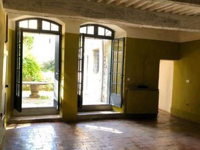 Immeuble du XIX 12 pièces centre historique S