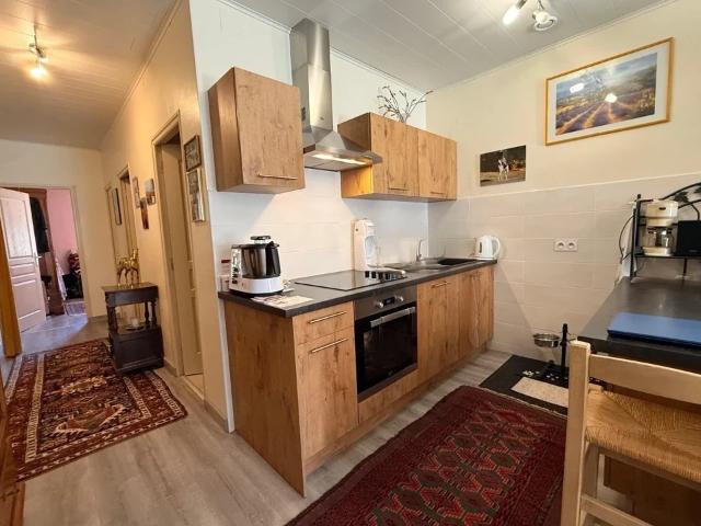 IMMEUBLE ENTIER 170M2, 8 pièces, 168m2 + annexes, commerce et garage 59m2