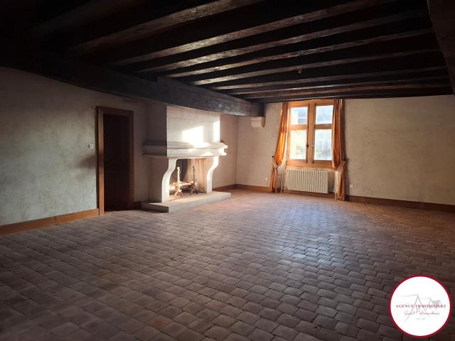 Immeuble historique à SAINT AMAND MONTROND