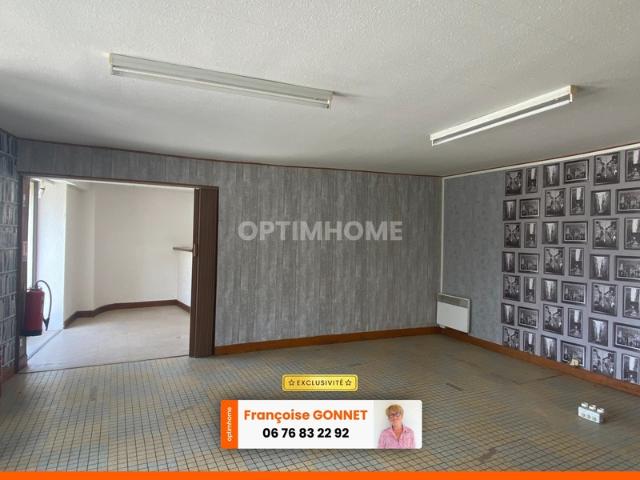 Immeuble Local Commercial et Habitation 200 m² 75 000 €