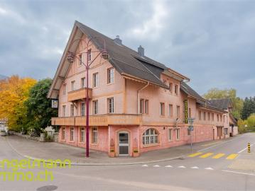 Immeuble locatif avec restaurant / Mehrfamilienhaus mit Restaurant