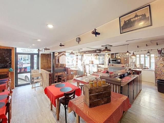 Immeuble mixte commerce habitation