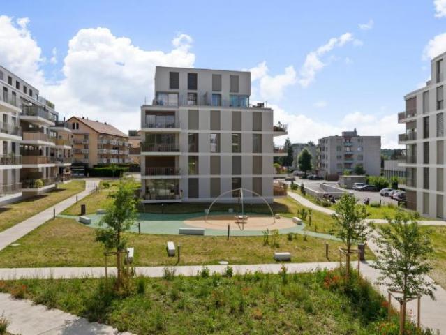 Immeuble moderne à Ecublens
