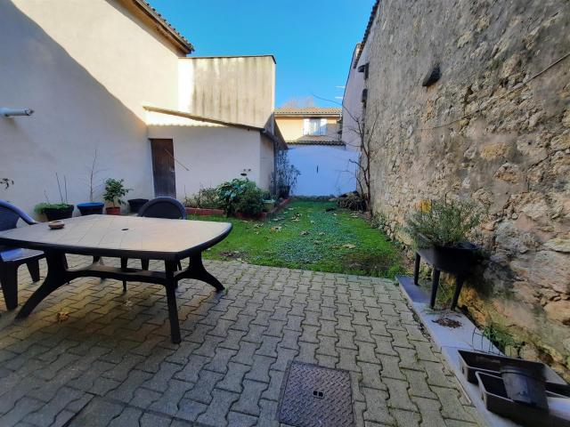 Immeuble rapport locatif centre Bastide 223m² Sauveterre de Guyenne
