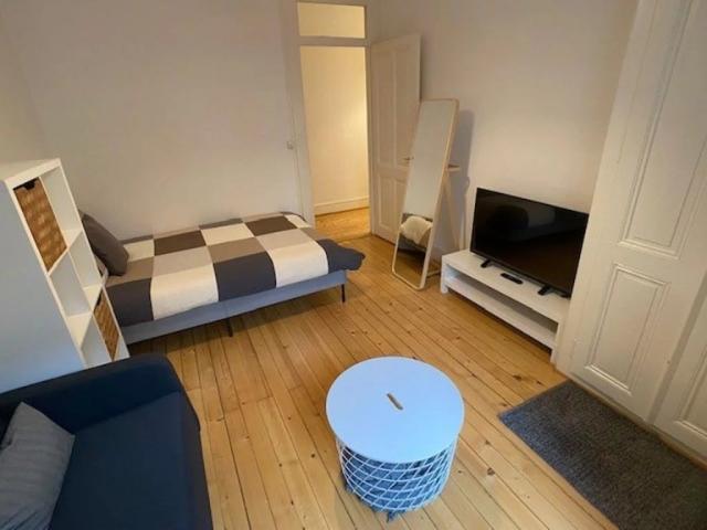 Immeuble sécurisé situé dans le quartier des Pâquis proche du lac, de la gare et des Organisations Internationales. Comptoir Immobilier