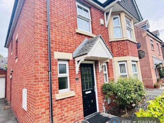 Immingham Drive, Liverpool, L19 4 bed detached house to rent £1,595 pcm £368 pw