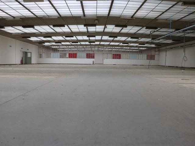 Immo ID | Magazijn van 2180m² ook opgesplits. | 1712164