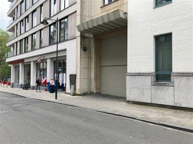 Immo ID | Ruime parkeerplaats kortbij de Euro. | 1712086