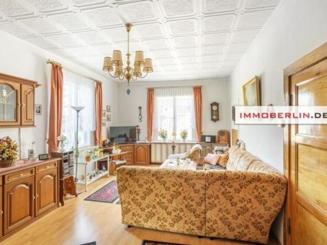 IMMOBERLIN.DE Klassisches Haus mit großem Garten in Harmonielage am Stadtrand