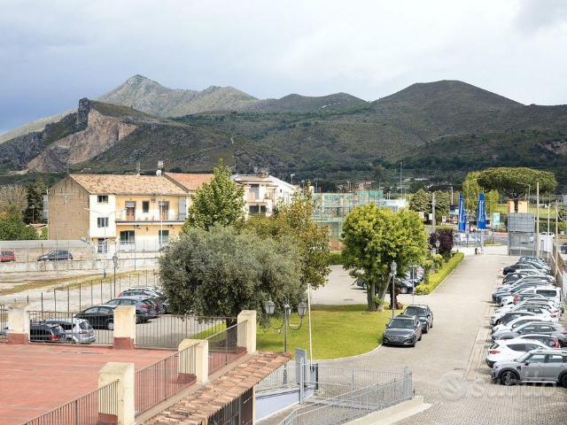 Immobile 400 mq per uffici ecc uscita caserta nord