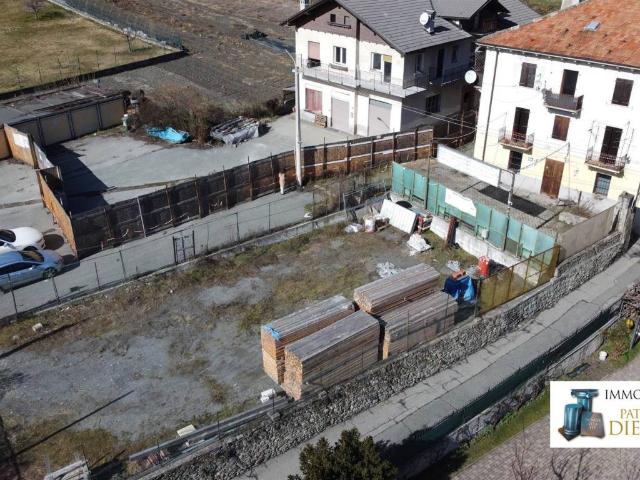 Palazzo / Stabile in vendita a Aosta AO