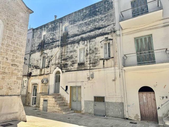 Palazzo / Stabile in vendita a Adelfia BA