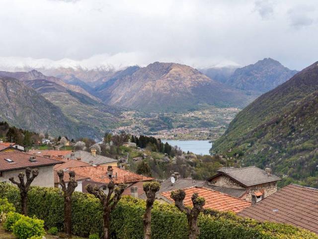 Palazzo / Stabile in vendita a Alta Valle Intelvi CO
