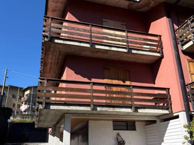 Appartamento in vendita a Rezzago CO