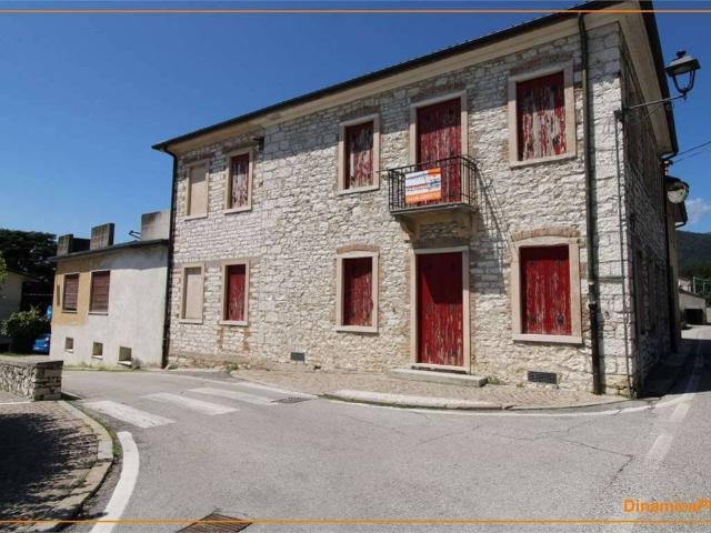 Palazzo / Stabile in vendita a Valdobbiadene TV