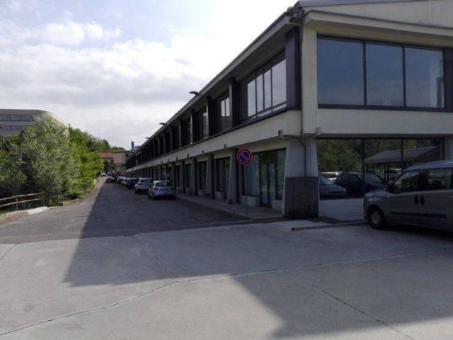 Palazzo / Stabile in vendita a Varese VA