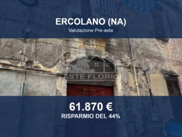 Immobile in asta di 147 m con più di 5 locali in vendita a Ercolano