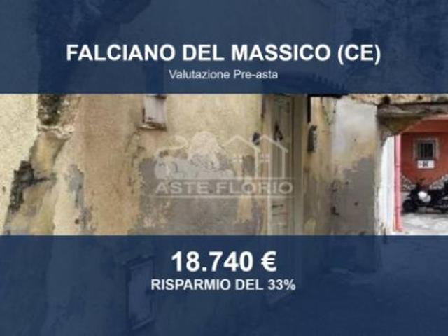 Immobile in asta di 120 m con più di 5 locali in vendita a Falciano del Massico