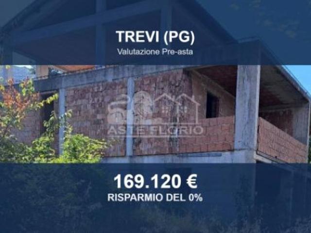 Immobile in asta di 226 m con più di 5 locali in vendita a Trevi
