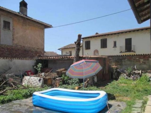 Immobile in asta di 238 m con più di 5 locali in vendita a Certosa di Pavia