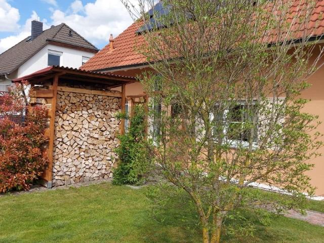 Immobilien lindstedt.de / HOCHWERTIGES EINFAMILIENHAUS MIT GROßEM GRUNDSTÜCK UND AUTARKER ENERGIE