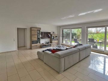Immobilien Richter: Elegante 3 Zimmer Wohnung mit Traumgarten in Toplage von Düsseldorf Ludenberg