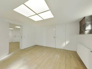 Immobilienpaket in Innenstadtlage: Vermietete 5 Zimmer Wohnung und renovierte Gewerbeeinheit