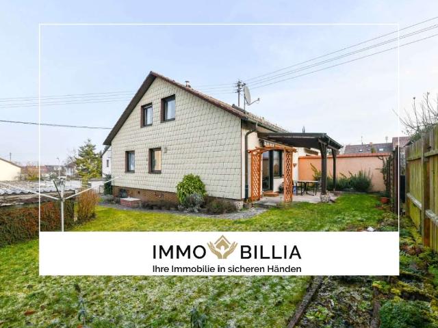 ImmoBillia:Ruhig gelegen, voller Möglichkeiten: Charmante Doppelhaushälfte mit Gartenidylle!