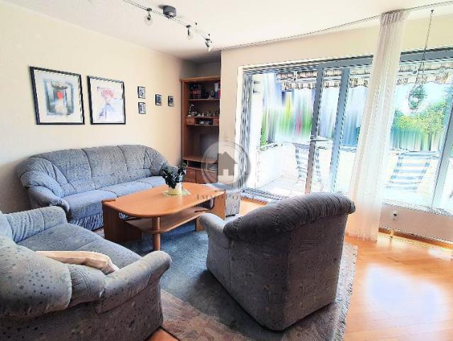 ! ImmoPoint ! helle, modern geschnittene Wohnung mit SüdWest Balkon + Garage !