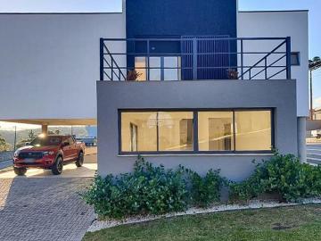 Casa à venda em Rua do Quivi - Varanda