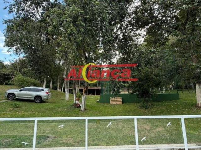 Imóvel com ampla área e 11 dormitórios em terreno de 3.000 m²