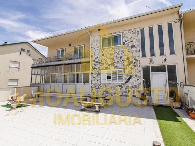 Imóvel com imenso potencial em Pinhel habitação, investiment. 159m² Pinhel