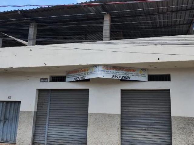 IMOVEL COM LOJA E DUAS MORADIAS