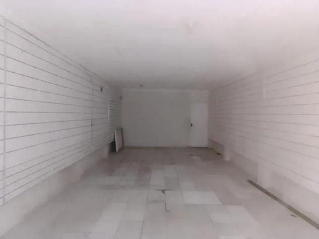 Imóvel com 3 andares, total de 146m2, 02 banheiros, Centro, Fortaleza/CE
