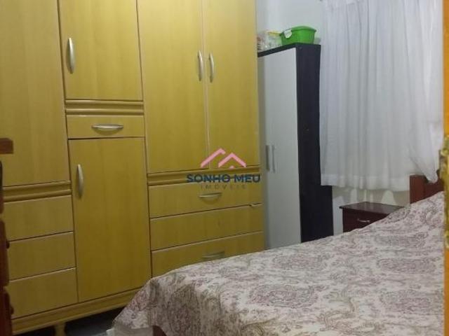 Imóvel com 3 dormitórios, sala, copa, cozinha toda de laje, fundo com um quarto e área de lazer