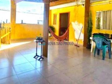 Imóvel com 4 casas no mesmo terreno Vila Guarani